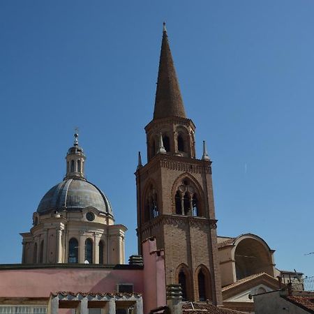 Amamantua Mântua Exterior foto