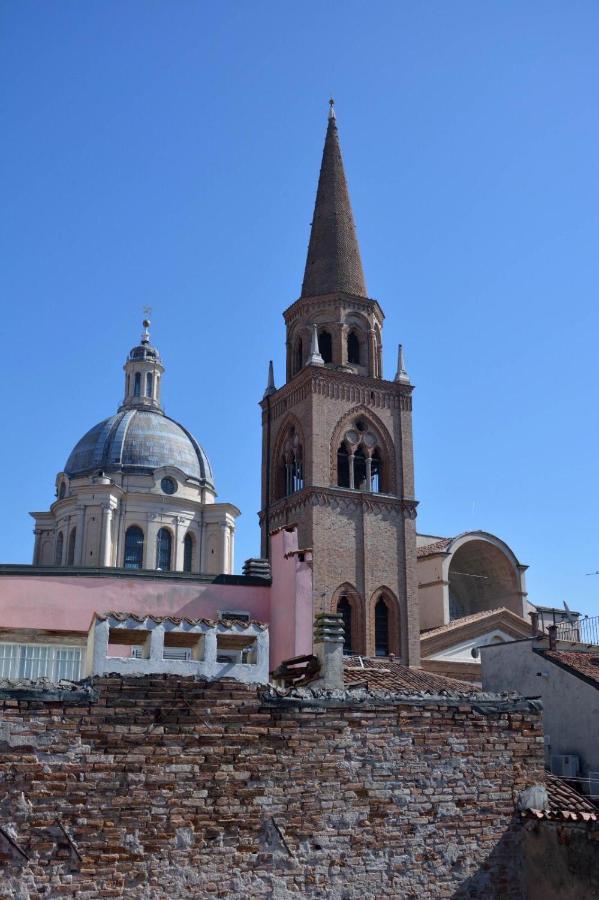 Amamantua Mântua Exterior foto